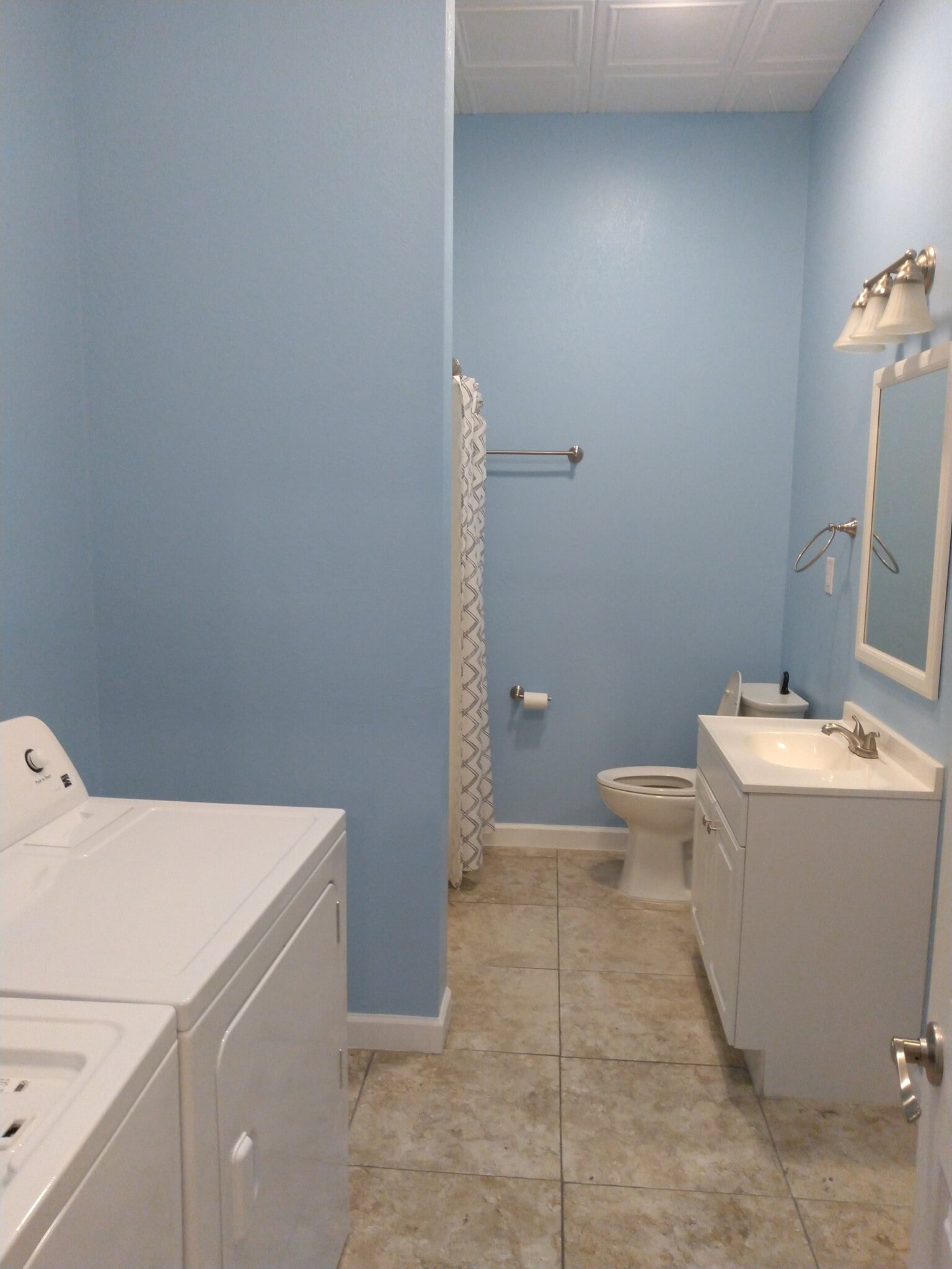 Bathroom & Laundry 1 - 1995 KY-90