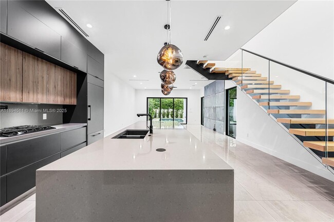 Building Photo - 813 NE 17th Terrace