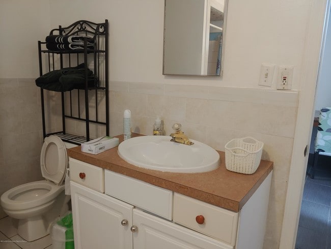 Building Photo - 24 Franklin Ave