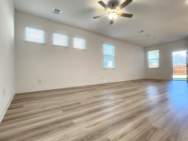 Building Photo - 202 Doodle Ln