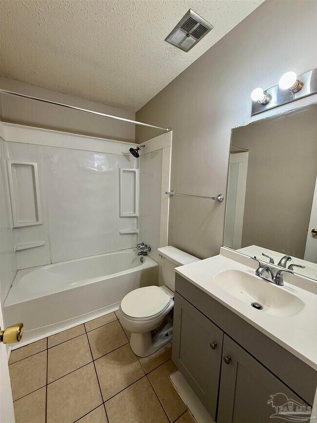 Building Photo - 3228 Santa Rosa Dr