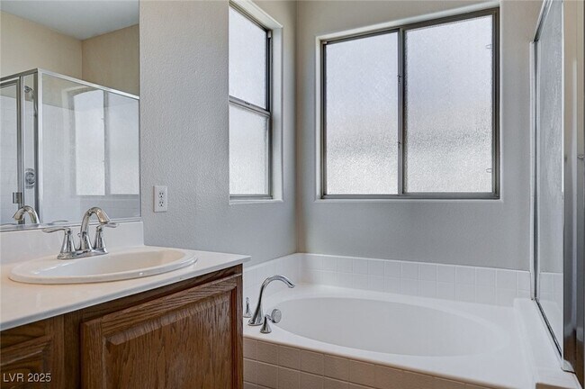 Building Photo - 684 Sumatra Pl