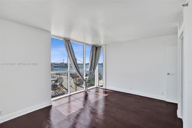 Building Photo - 7601 E Treasure Dr