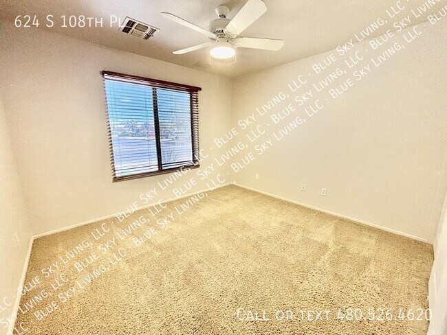 Building Photo - 624 S 108th Pl