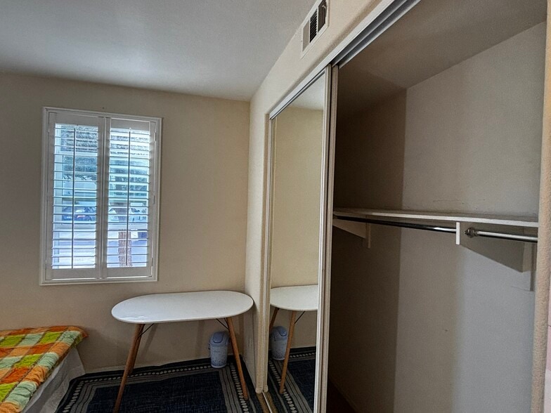 Building Photo - 2695 W Madison Cir