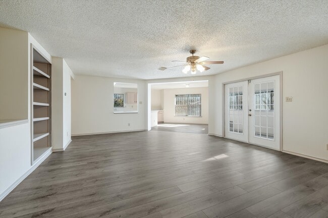 Building Photo - 7492 Timbercreek Dr