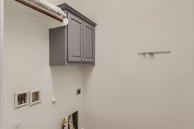 Building Photo - 12609 Calistoga Way