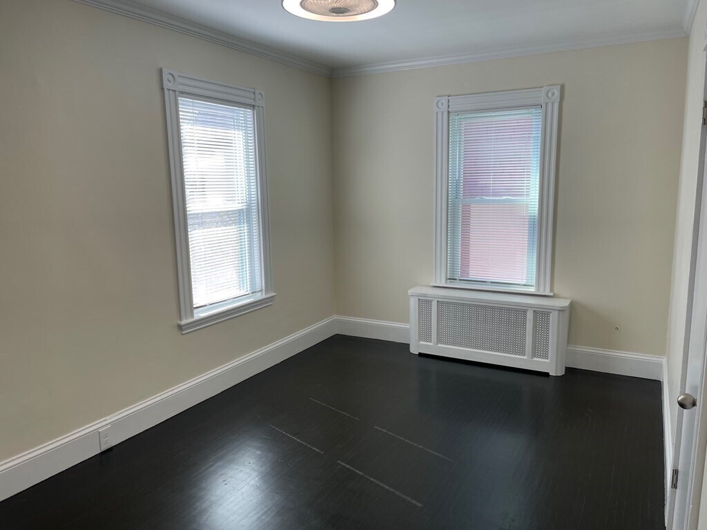 Building Photo - 840 South St