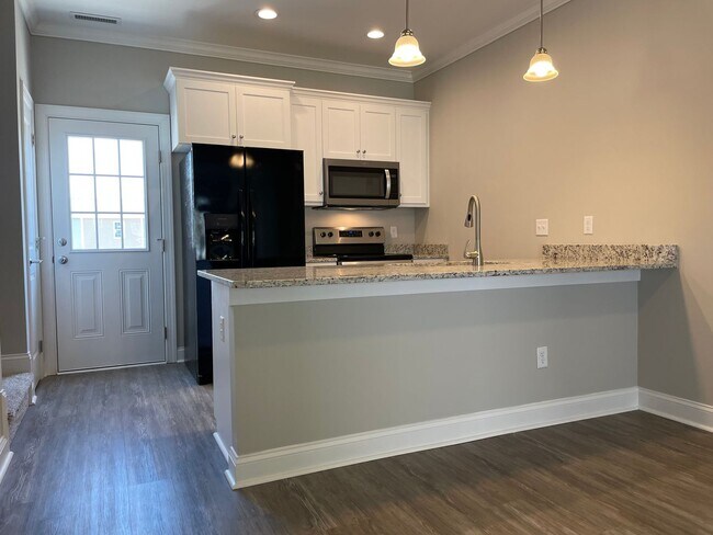 Building Photo - 3927 Newhall Dr NW