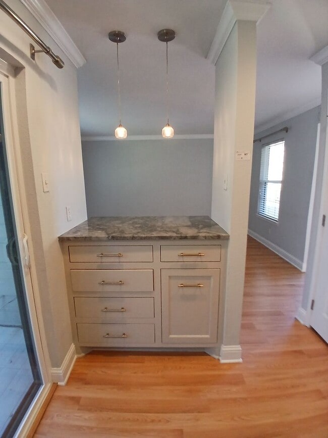 Building Photo - 2nd Floor Condo Near Dallas North Tollway & Keller Springs