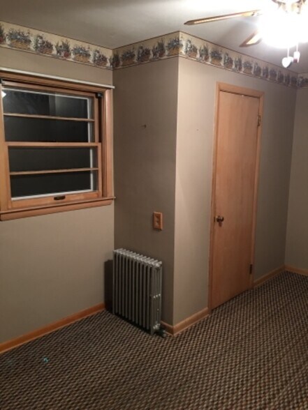 Building Photo - 830 15th Ave