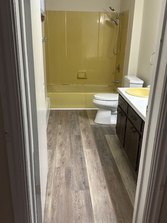 Building Photo - 132 S 5th Ave