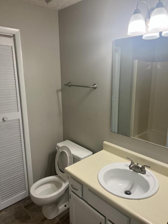 Building Photo - 1904 Tryon Dr