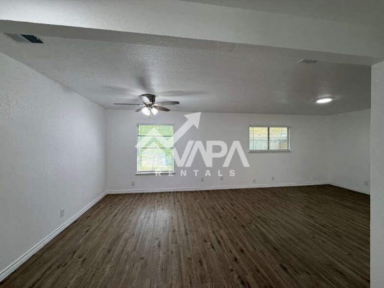 Building Photo - 5507 Prairie Flower Dr