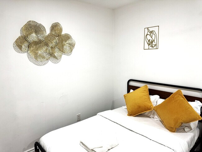 Building Photo - 10154 Campo Rd