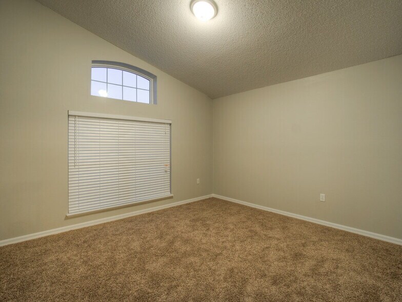 Building Photo - 7651 Harbor Lake Dr