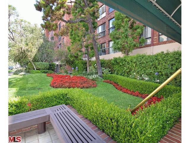 Building Photo - 1440 Veteran Ave