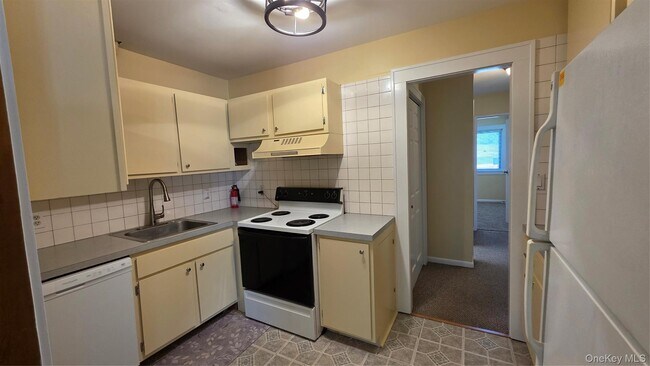 Building Photo - 47 Scarborough Ln