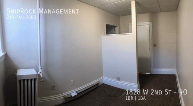 Building Photo - 1828 W 2nd St