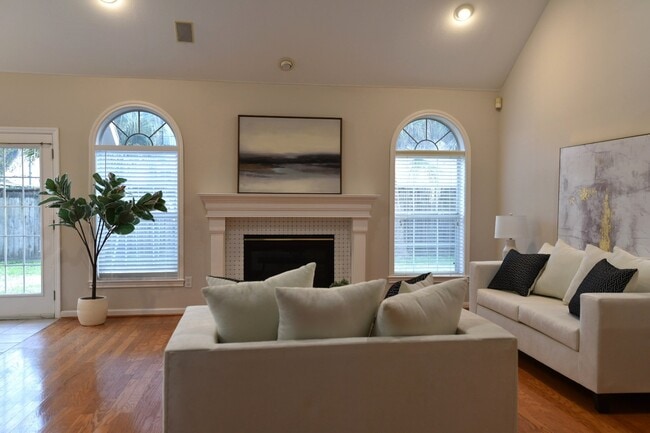 Building Photo - 4611 Oakdale St