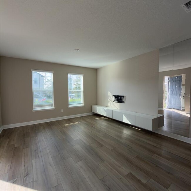 Building Photo - 14391 Braemar St