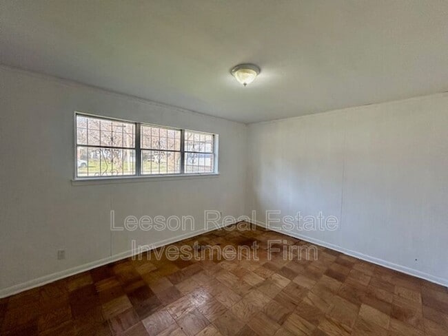 Building Photo - 439 Browning St