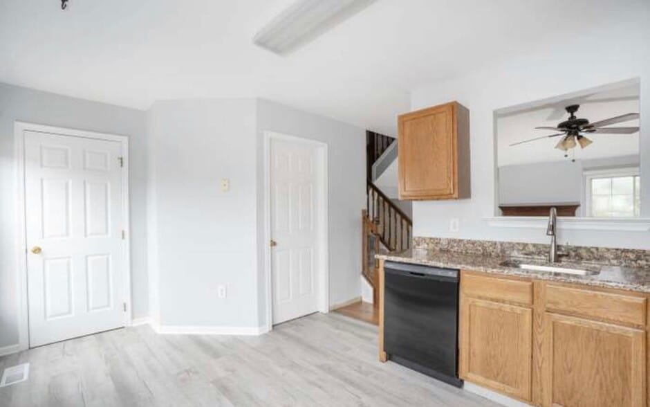 Building Photo - 50 Versailles Ct