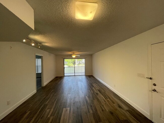 Building Photo - ANNUAL RENTAL - OASIS- 2 BED/2BATH
