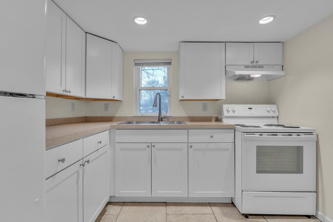 Building Photo - 56733 Grand River Ave