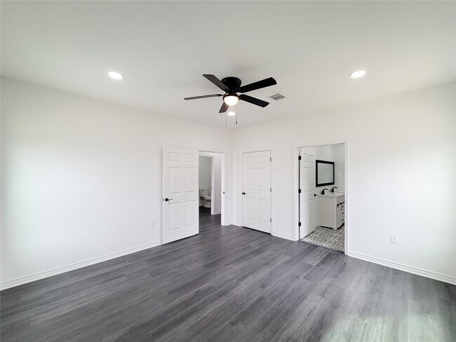 Building Photo - 2731 Rd 5724