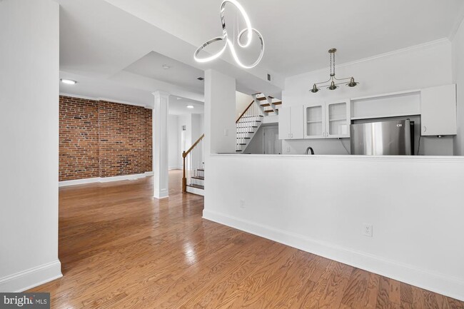 Building Photo - 817 T St NW