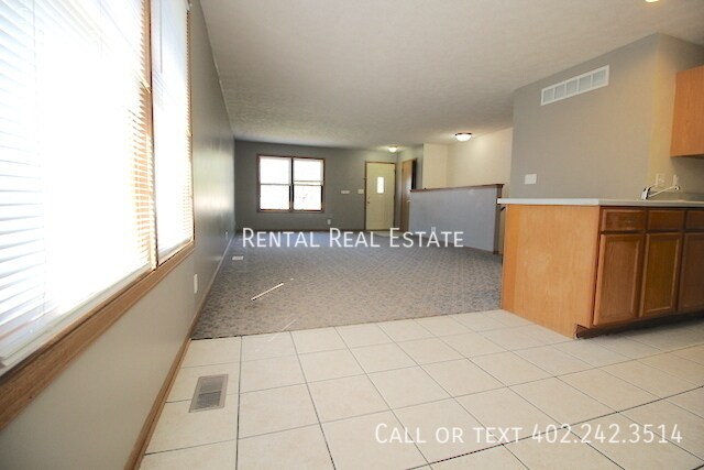 Building Photo - 1201 B-2