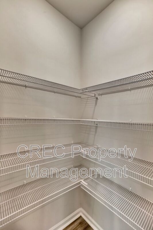 Building Photo - 146 Red Blf St