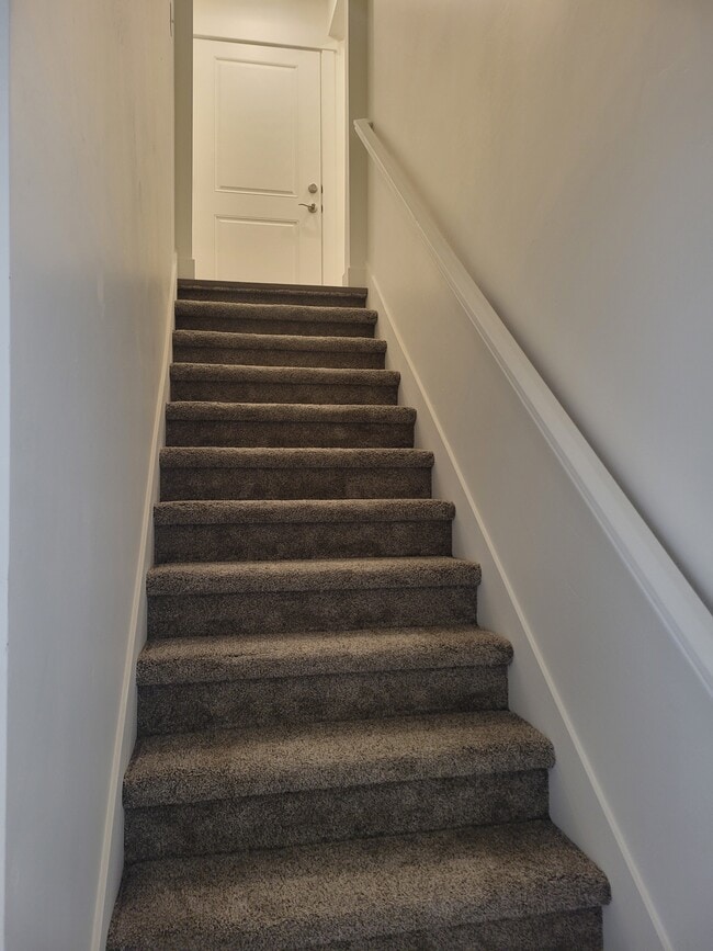 Building Photo - 139 E 730 N