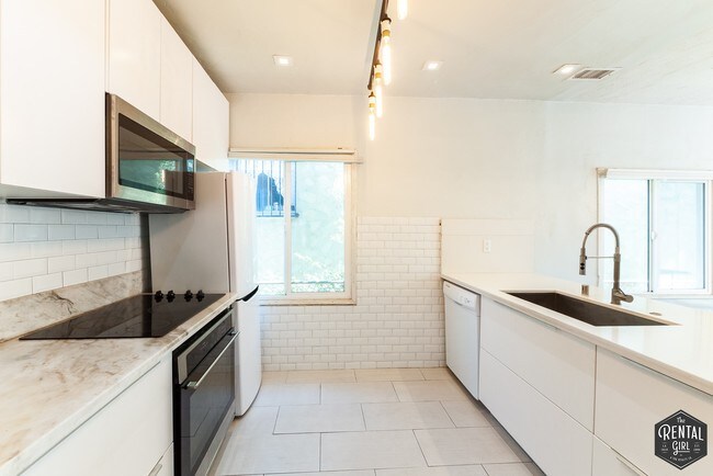 Building Photo - 314 S Gless St