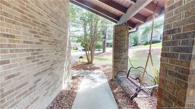 Building Photo - 10 Emerald Ln