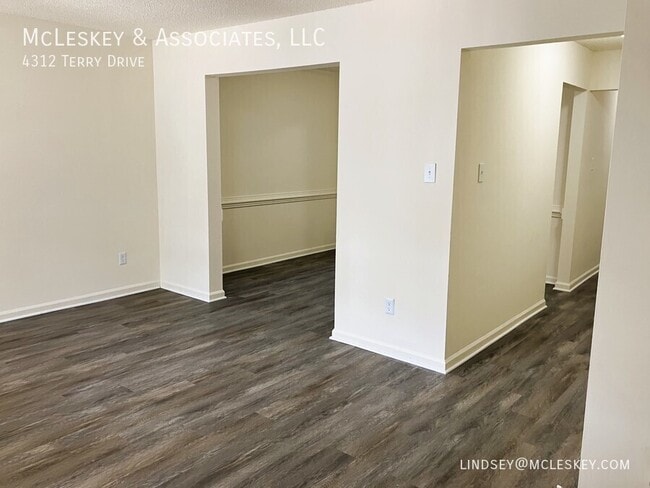 Building Photo - 4312 Terry Dr