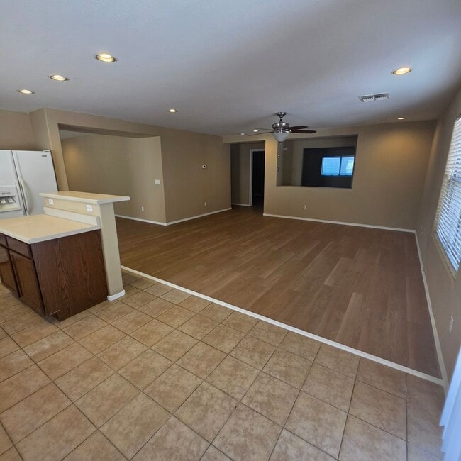 Building Photo - 18418 W Westfall Way