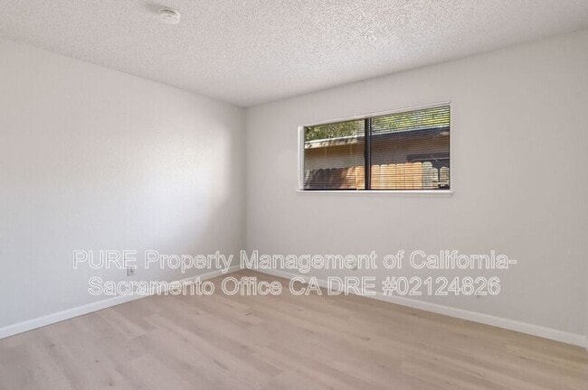 Building Photo - 7423 Willowcreek Dr