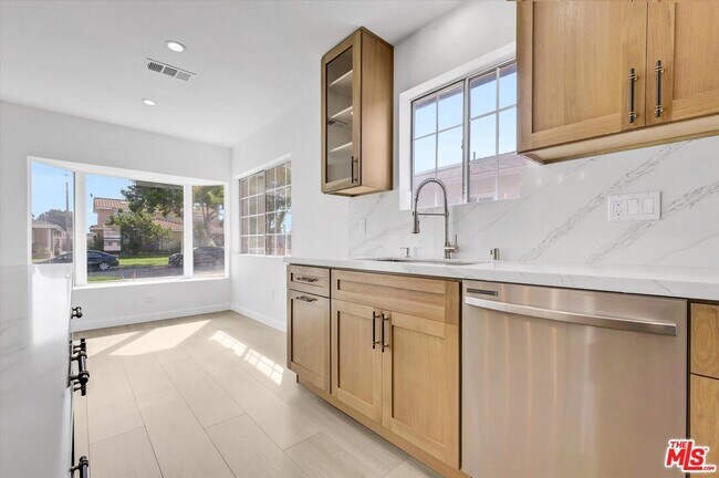 Building Photo - 3523 Enville Pl