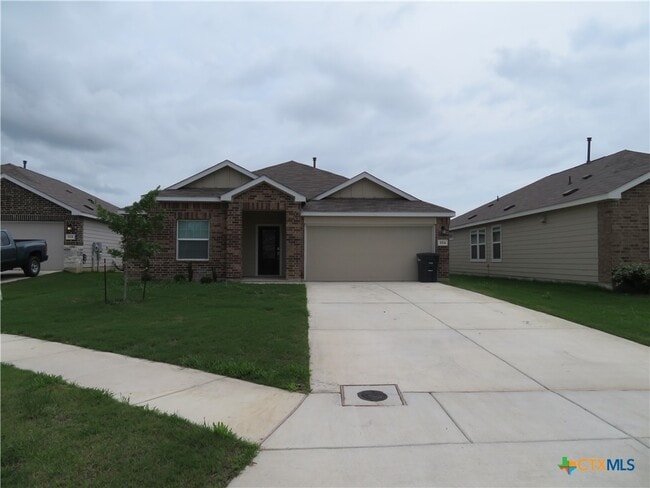 Building Photo - 554 Blue Stem Rd