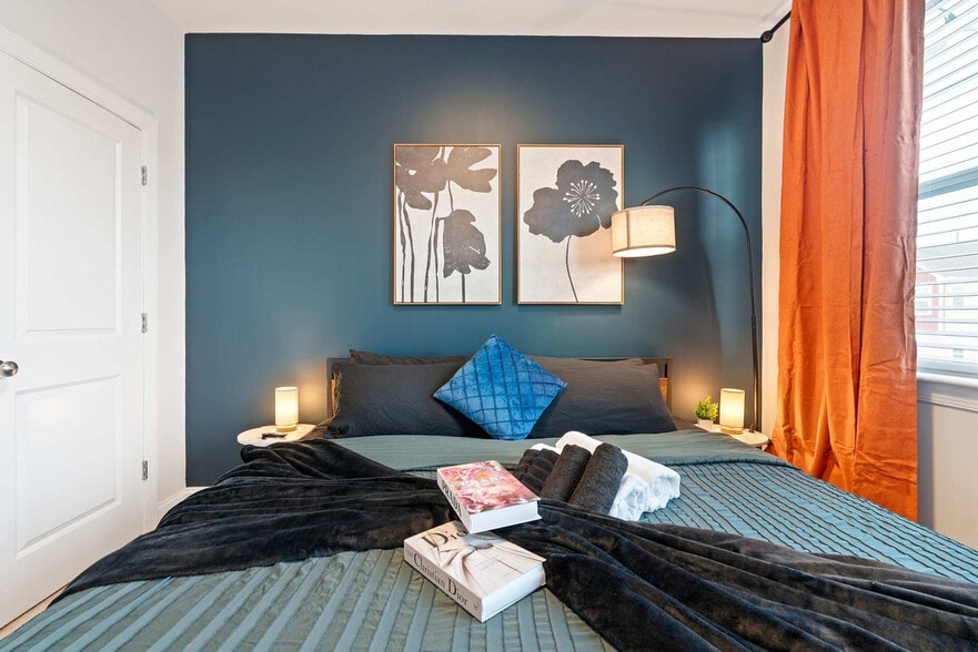 Building Photo - 1010 Falling Rock Pl