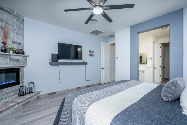 Building Photo - 750 W Torino Pl