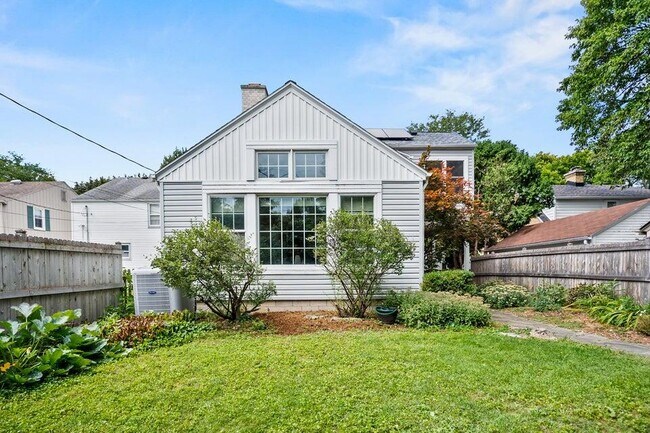 Building Photo - 5160 N Kent Ave