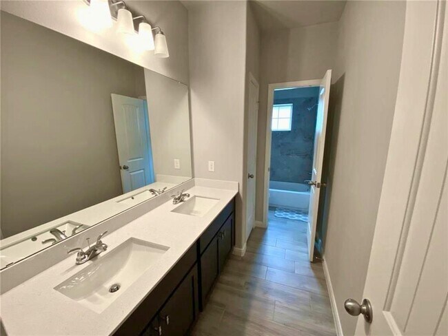 Building Photo - 6939 Escondido Dr