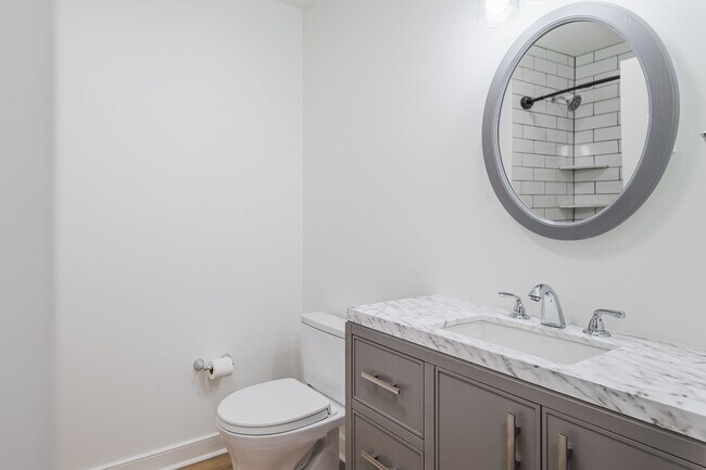 Building Photo - Great Renovated Duplex Flat for rent in We...