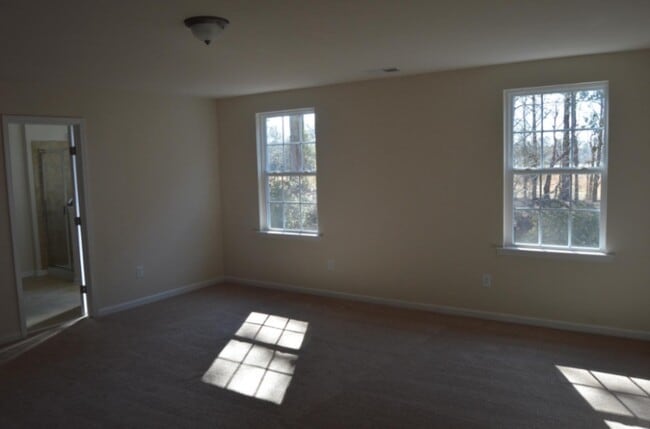 Building Photo - 10323 Rutledge Ridge Dr NW