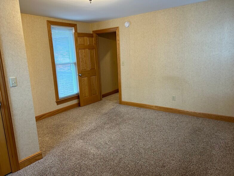 Building Photo - 324 W Crawford St