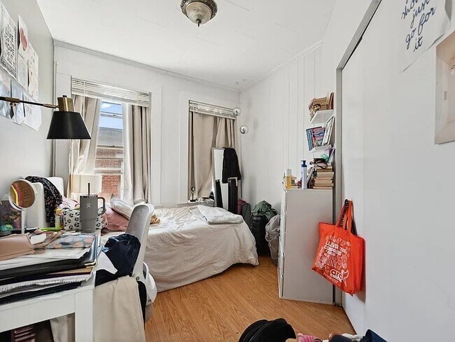 Building Photo - 12 Foster St