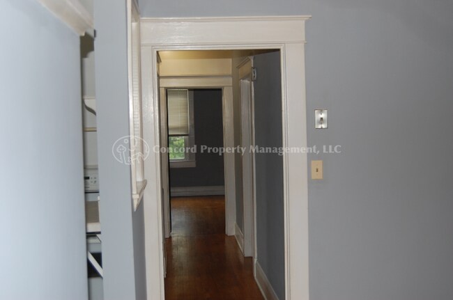 Building Photo - 3029 Oakcrest Ave